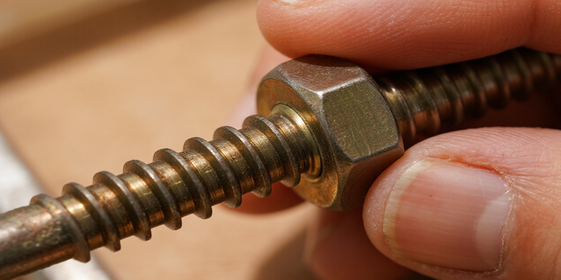 如何根據(jù)金屬材質(zhì)選擇厭氧膠?